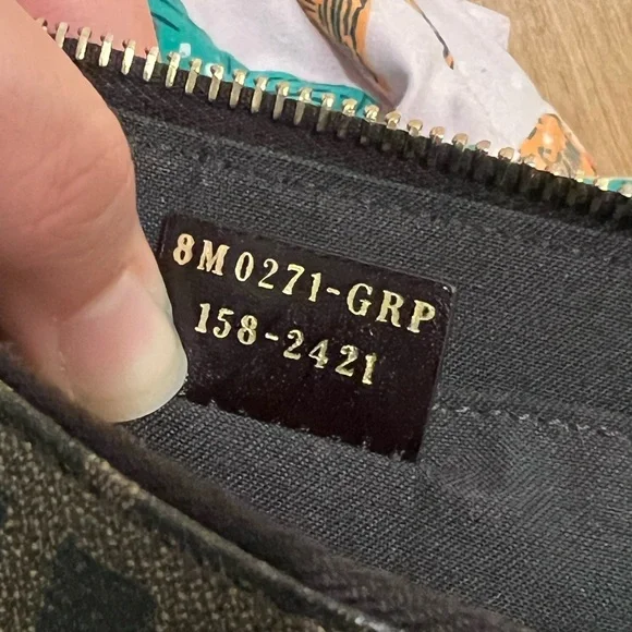 Authentic Fendi Small Leather Pouch Bag - Picture 4 of 10